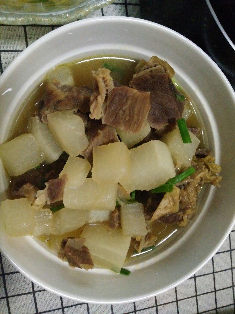 牛肉炖萝卜