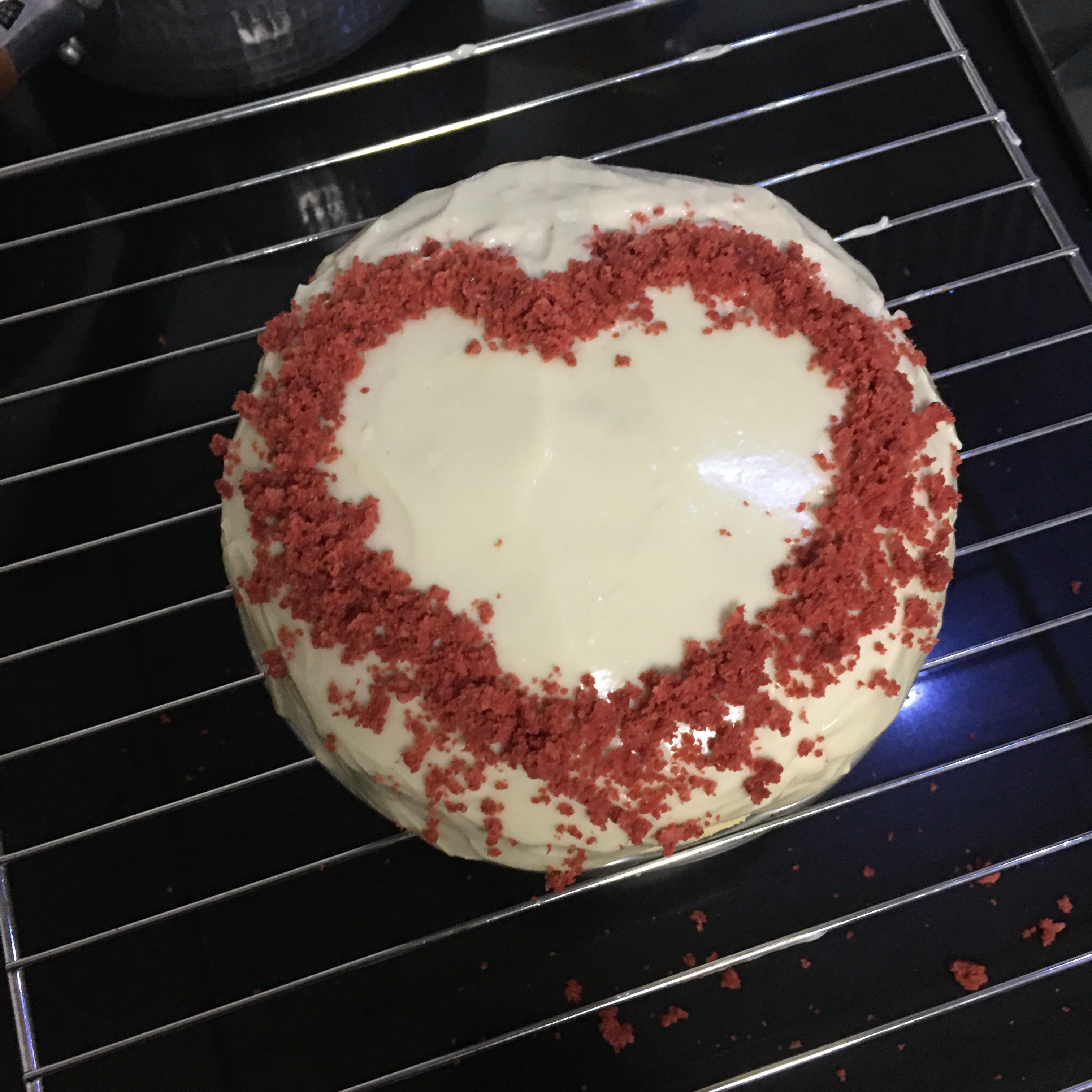 中间藏着一颗💓爱心💓的🍓草莓雪崩蛋糕🍓～（六寸）的做法 步骤17