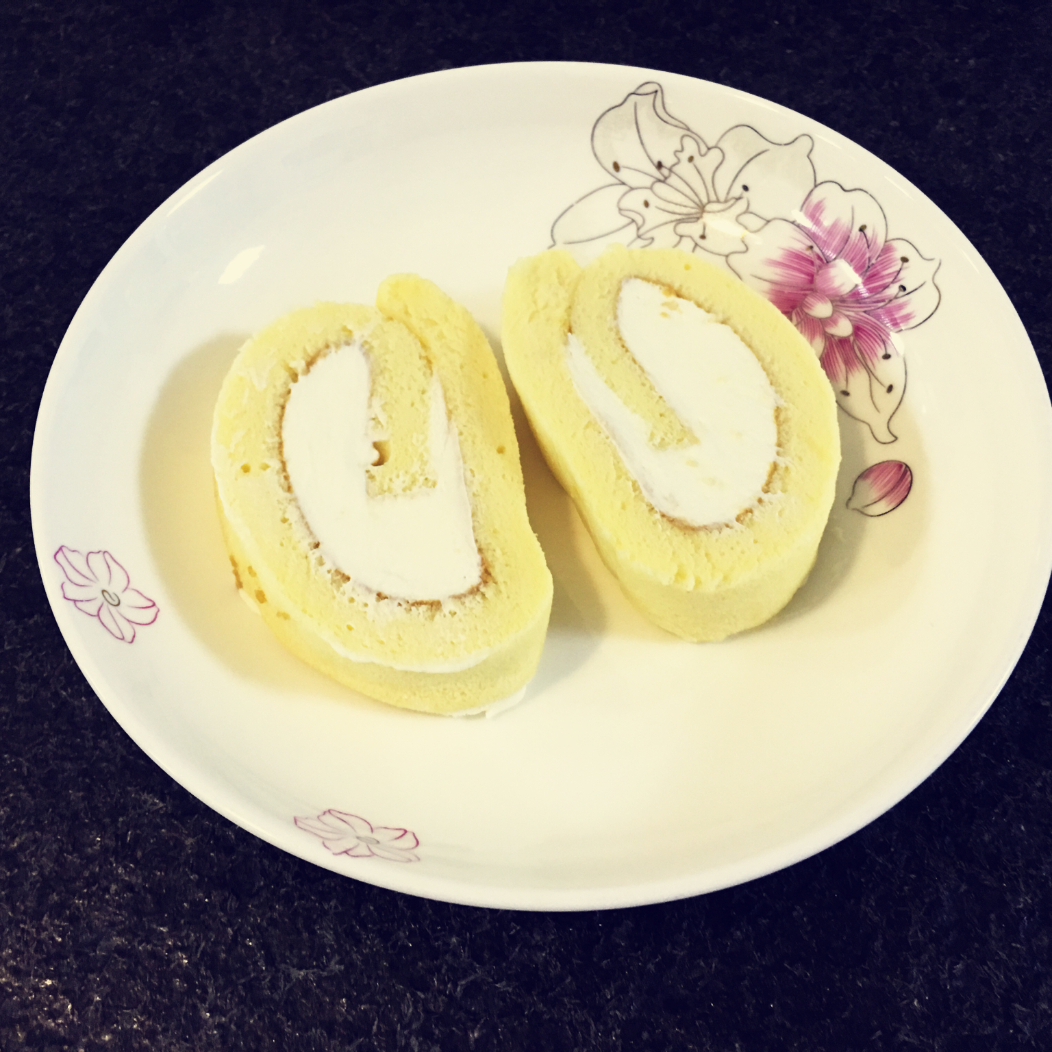 《Tinrry下午茶》教你做基础原味蛋糕卷