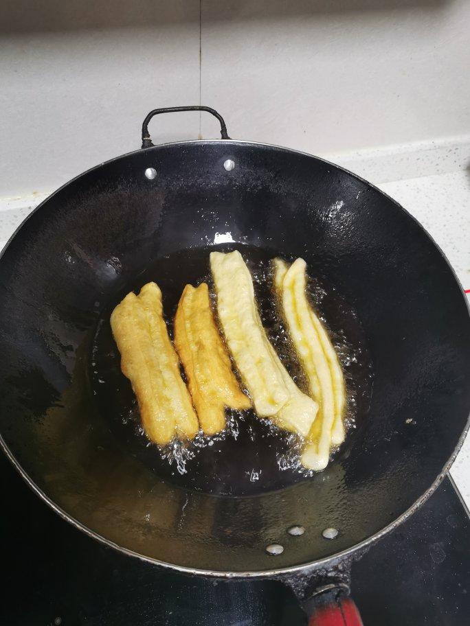 自制无泡打粉油条