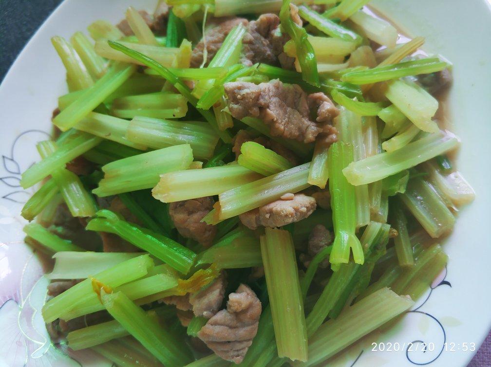 芹菜炒肉