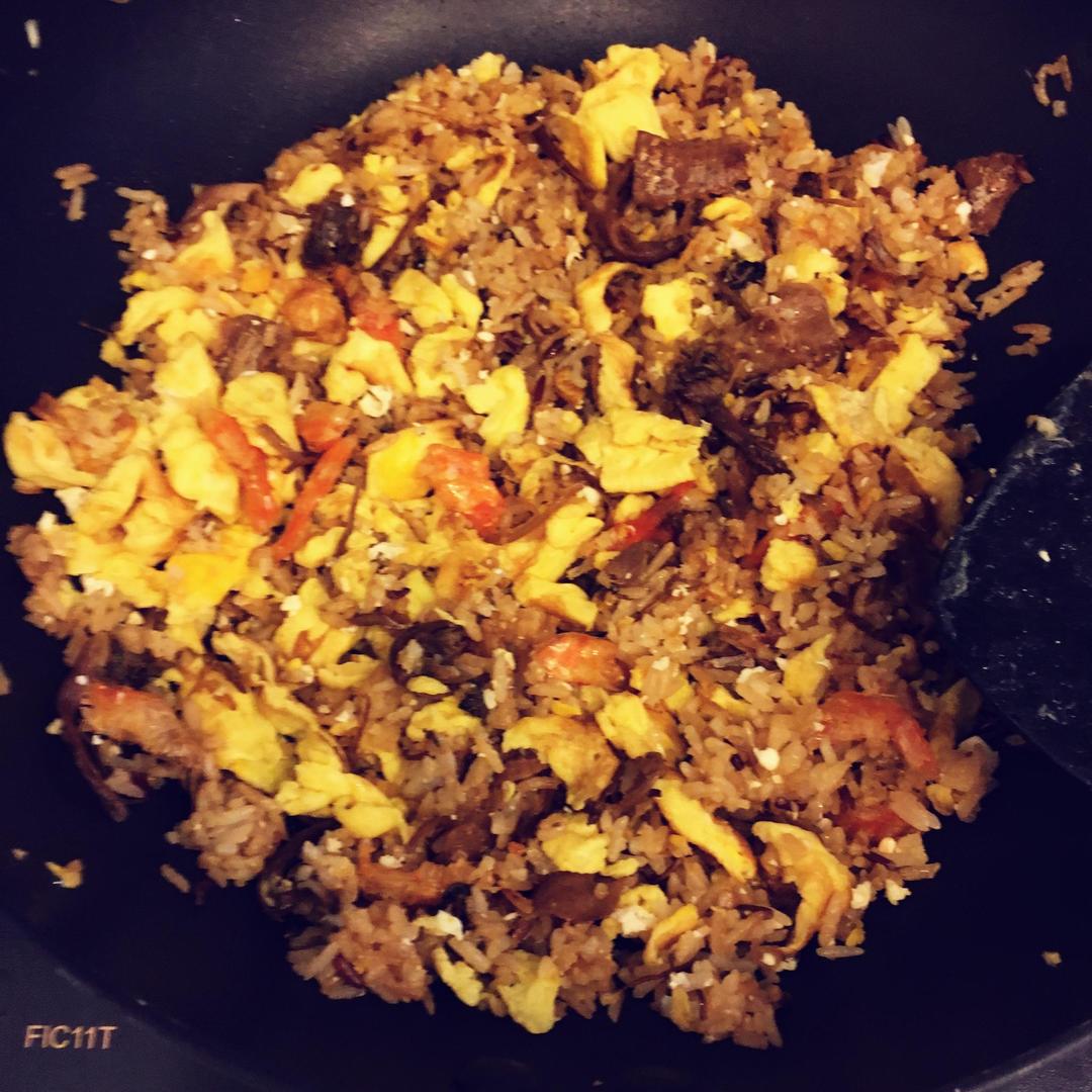 虾仁梅干菜蛋炒饭