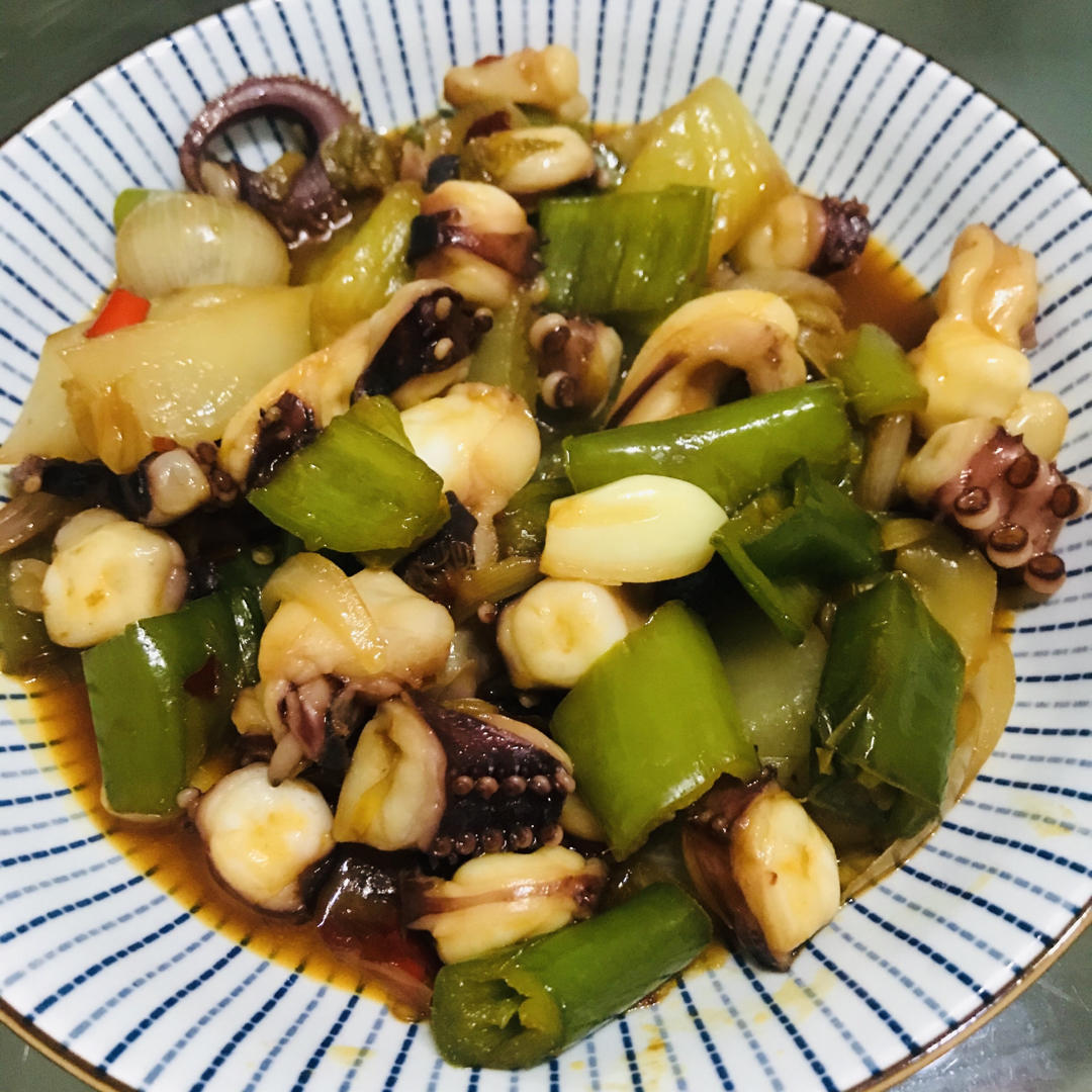 爆炒鱿鱼须，鱿鱼须一定要焯水！