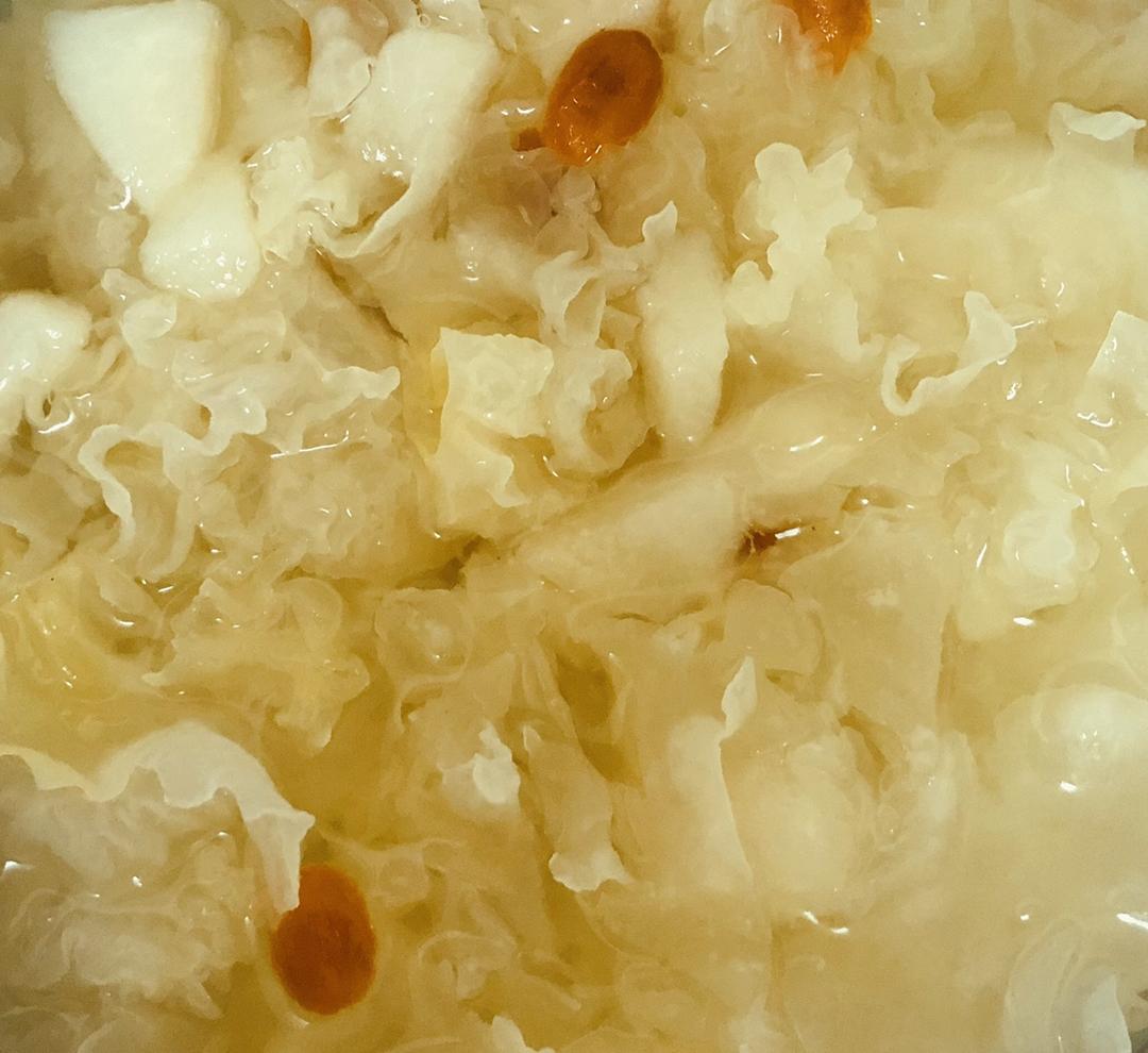 冰糖银耳雪梨汤