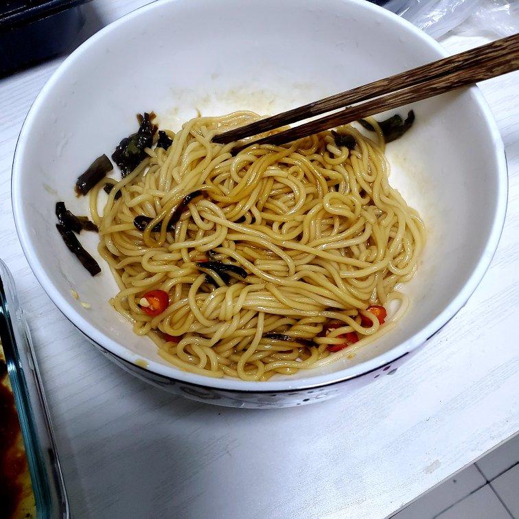 家常必备熬葱油教程+拌面