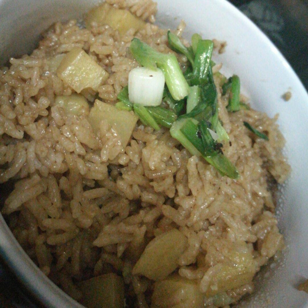 秘制土豆焖饭