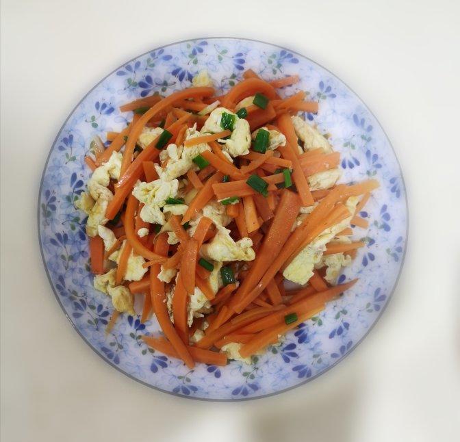 红萝卜炒鸡蛋
