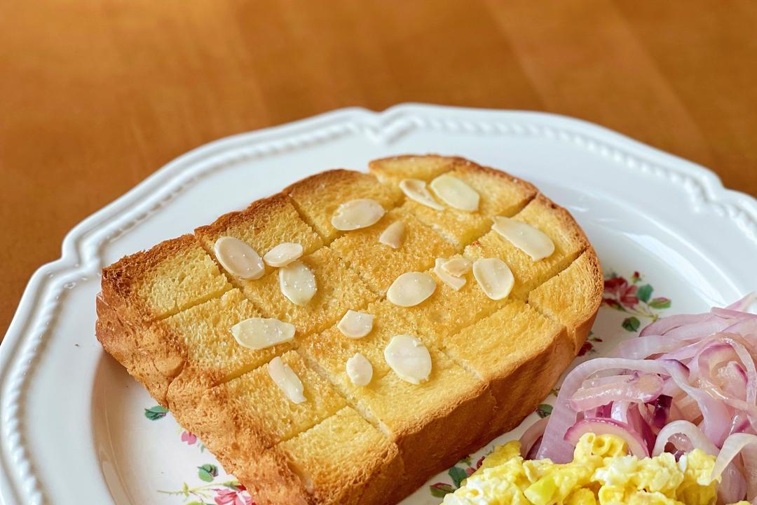 烤黄油吐司片的做法