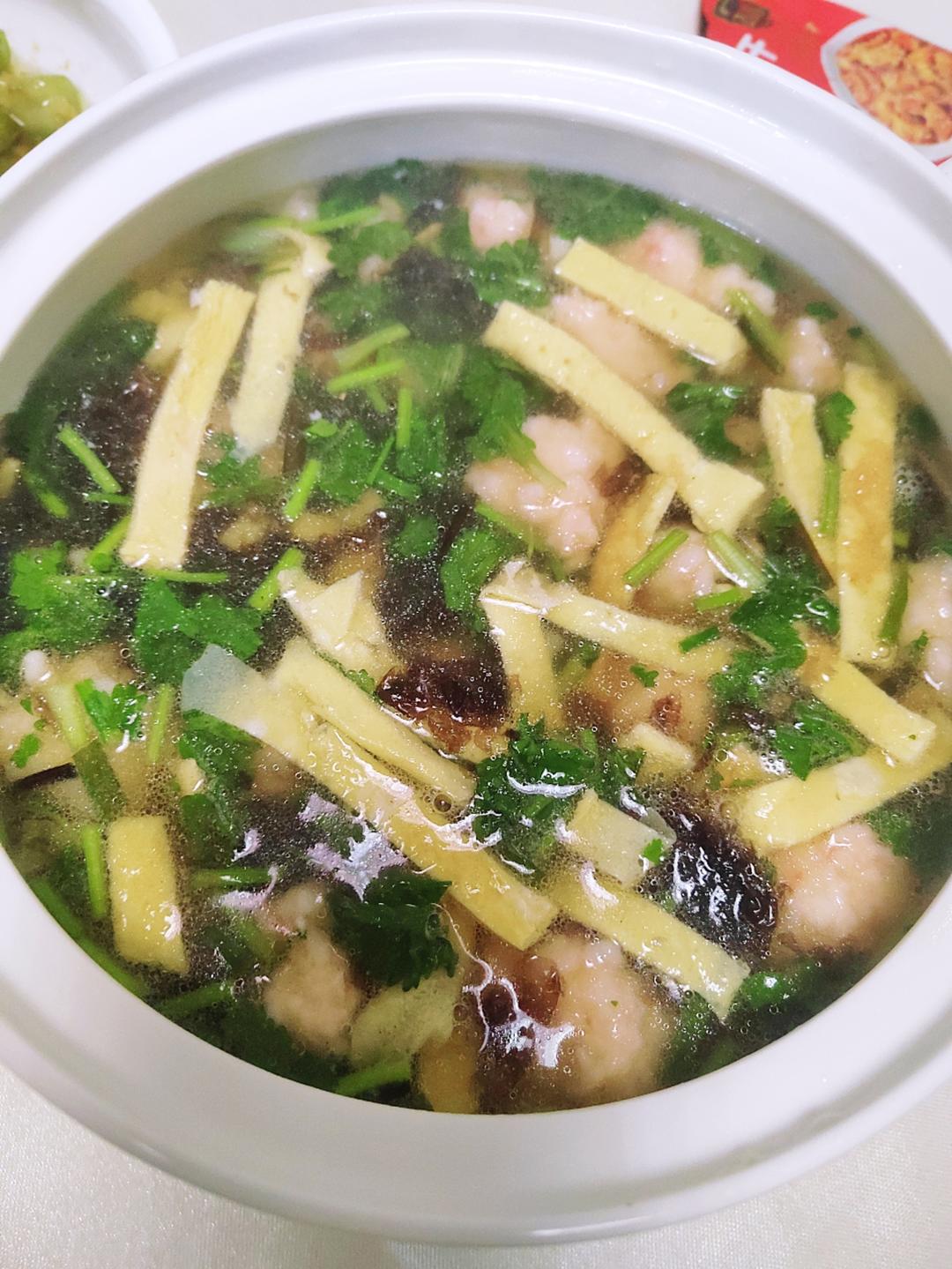低卡鲜美的紫菜虾滑汤！好喝不胖减脂餐