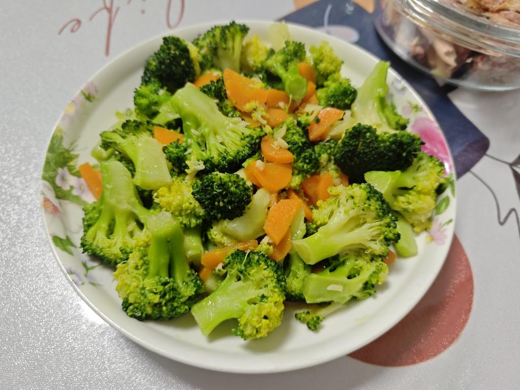 清炒胡萝卜西兰花