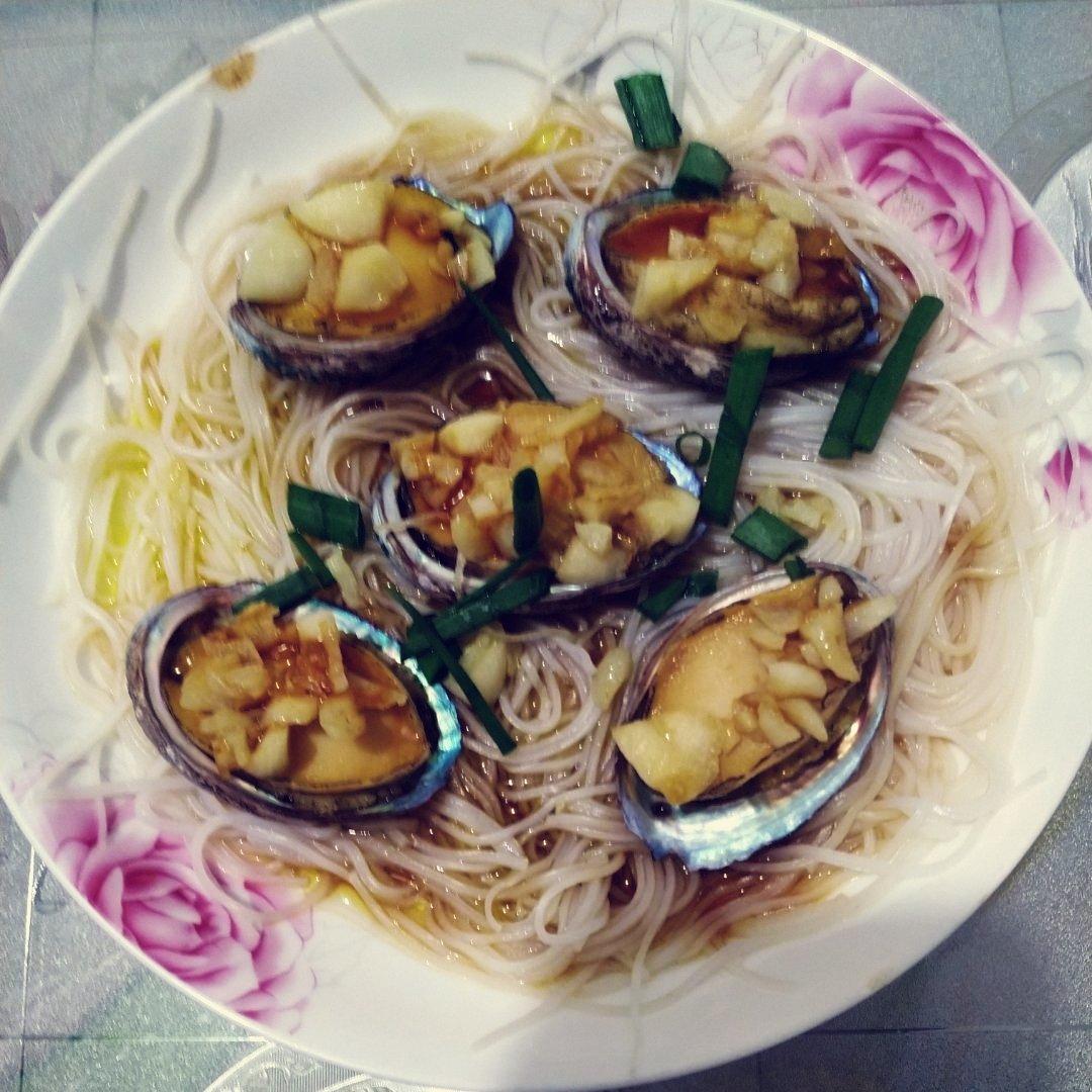 蒜蓉粉丝蒸鲍鱼