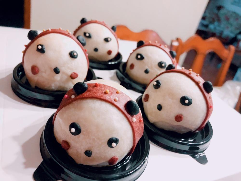 可爱的小动物卡通蛋黄酥