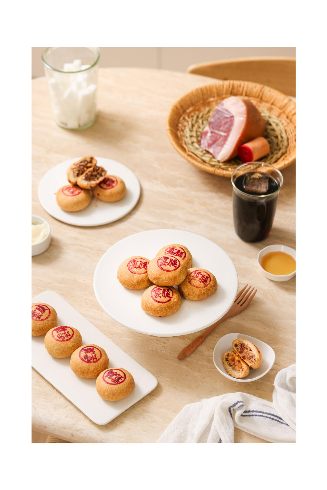 云腿月饼，咸甜鲜香～