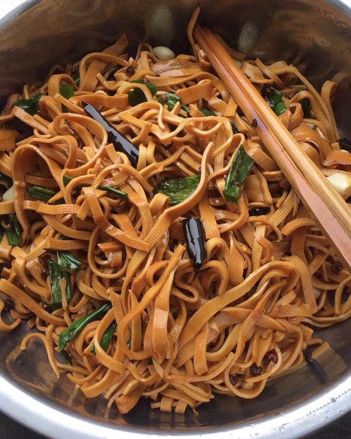 凉拌豆腐皮