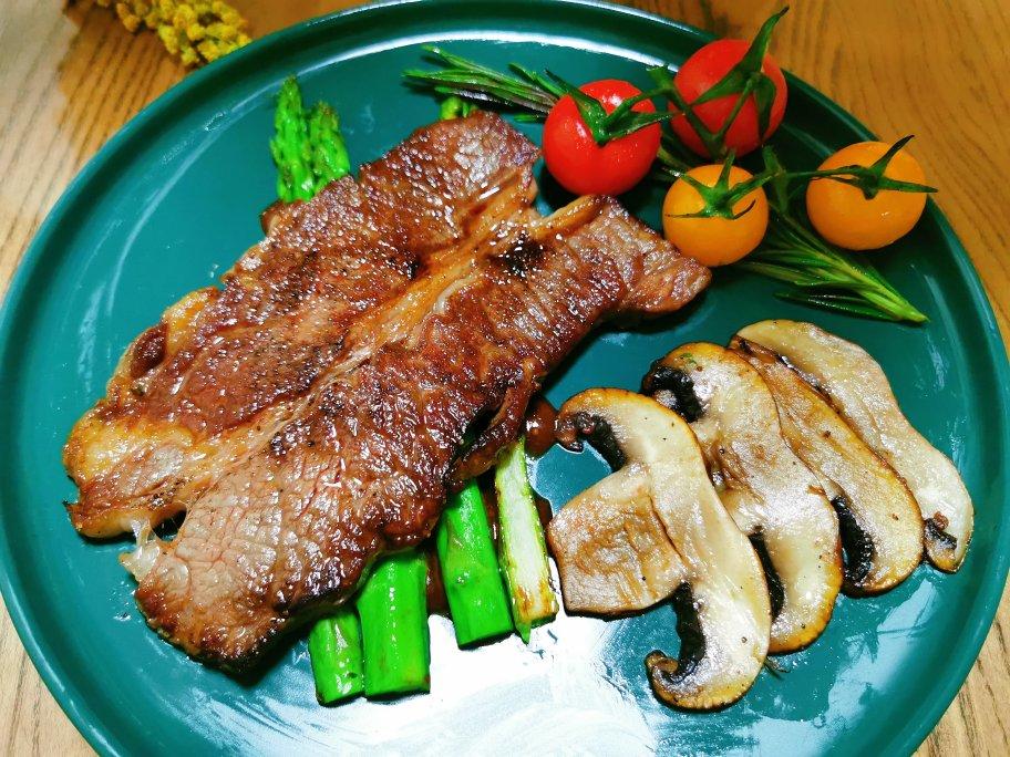 黑椒煎牛排