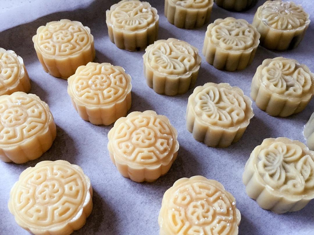 广式月饼—蛋黄莲蓉月饼