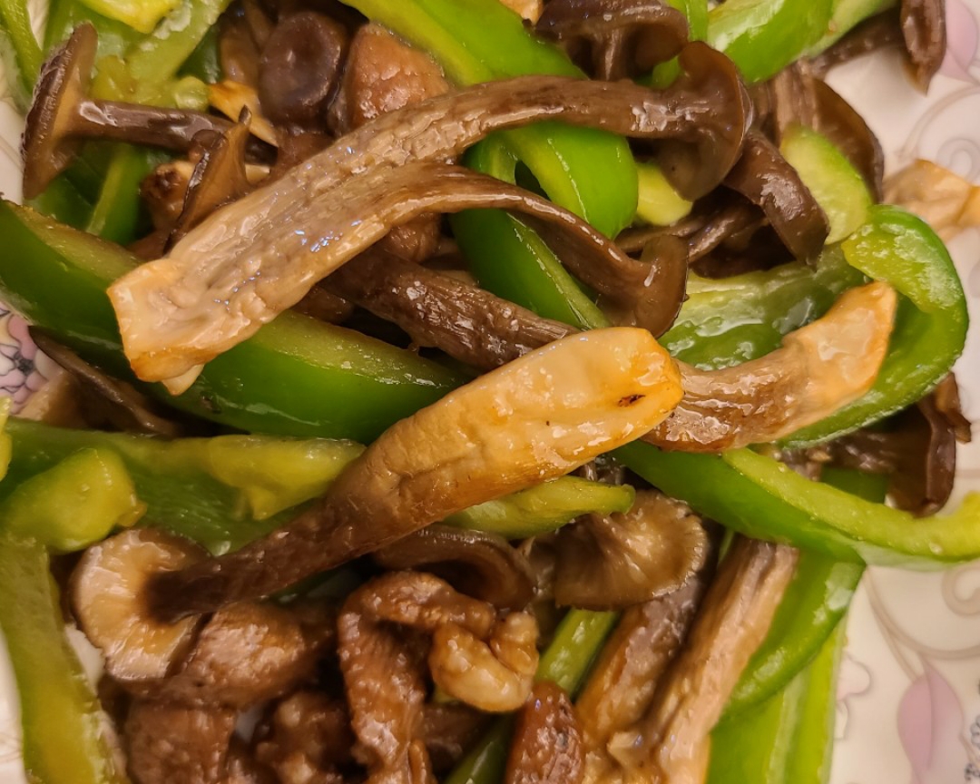 超好吃的快手菜爆炒鹿茸菇，搭配肉丝青椒超下饭