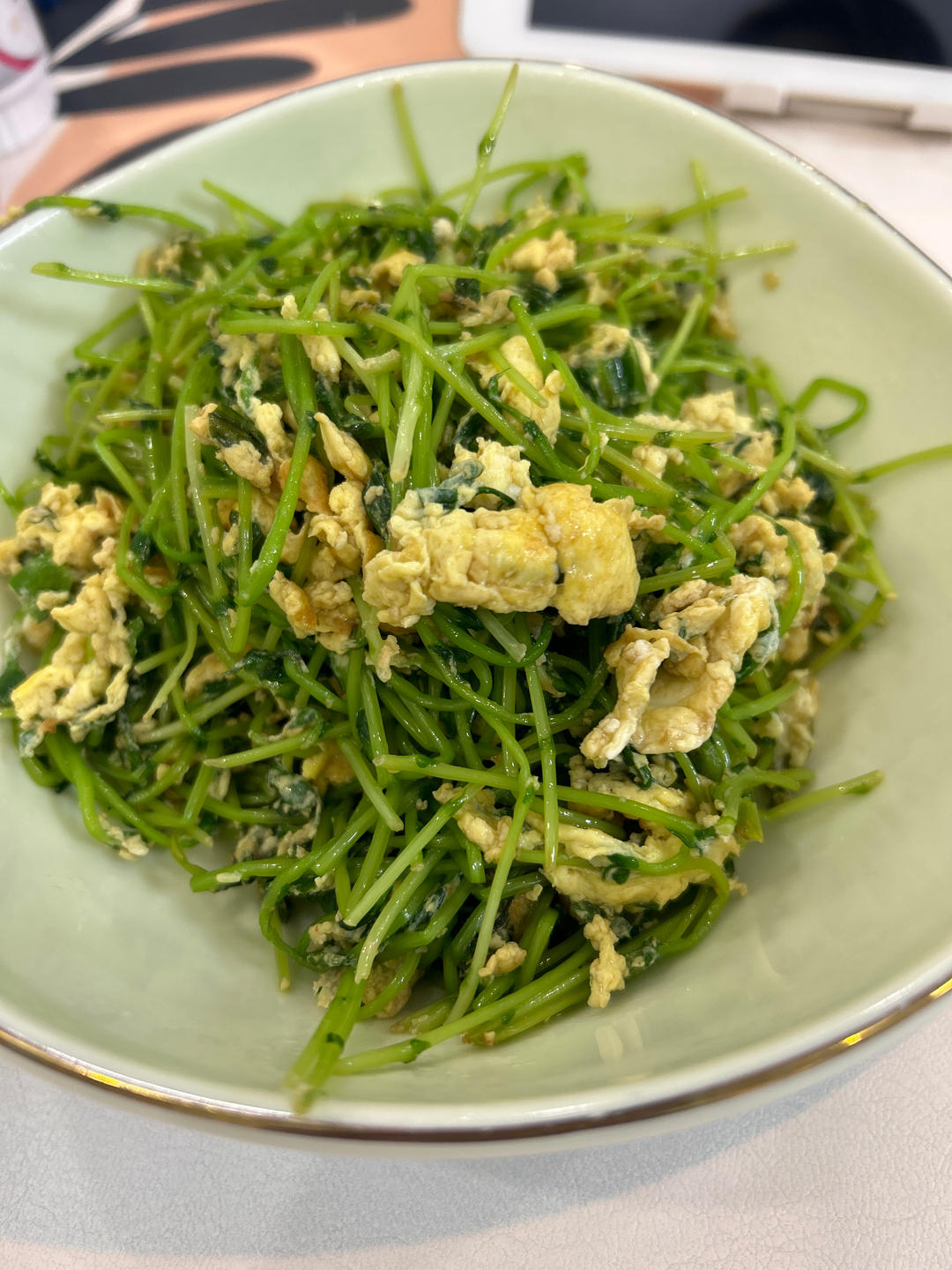 豌豆苗炒鸡蛋