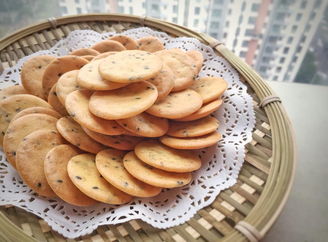 小时候的味道 — 芝麻鸡蛋薄脆饼干
