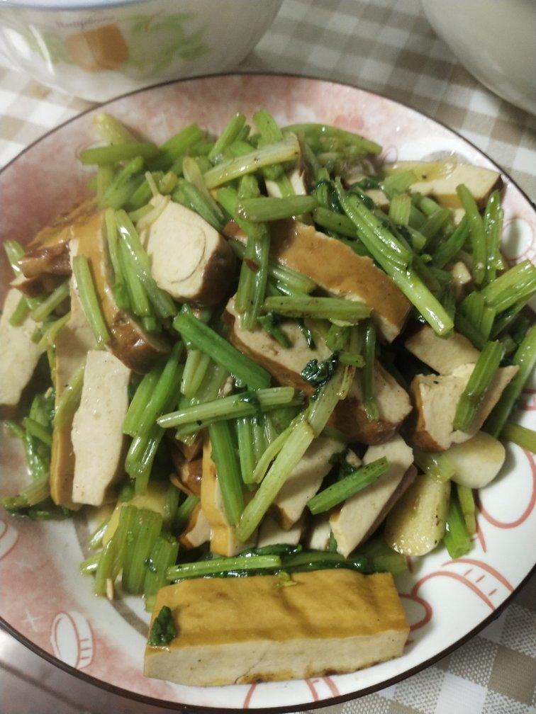 芹菜炒香干
