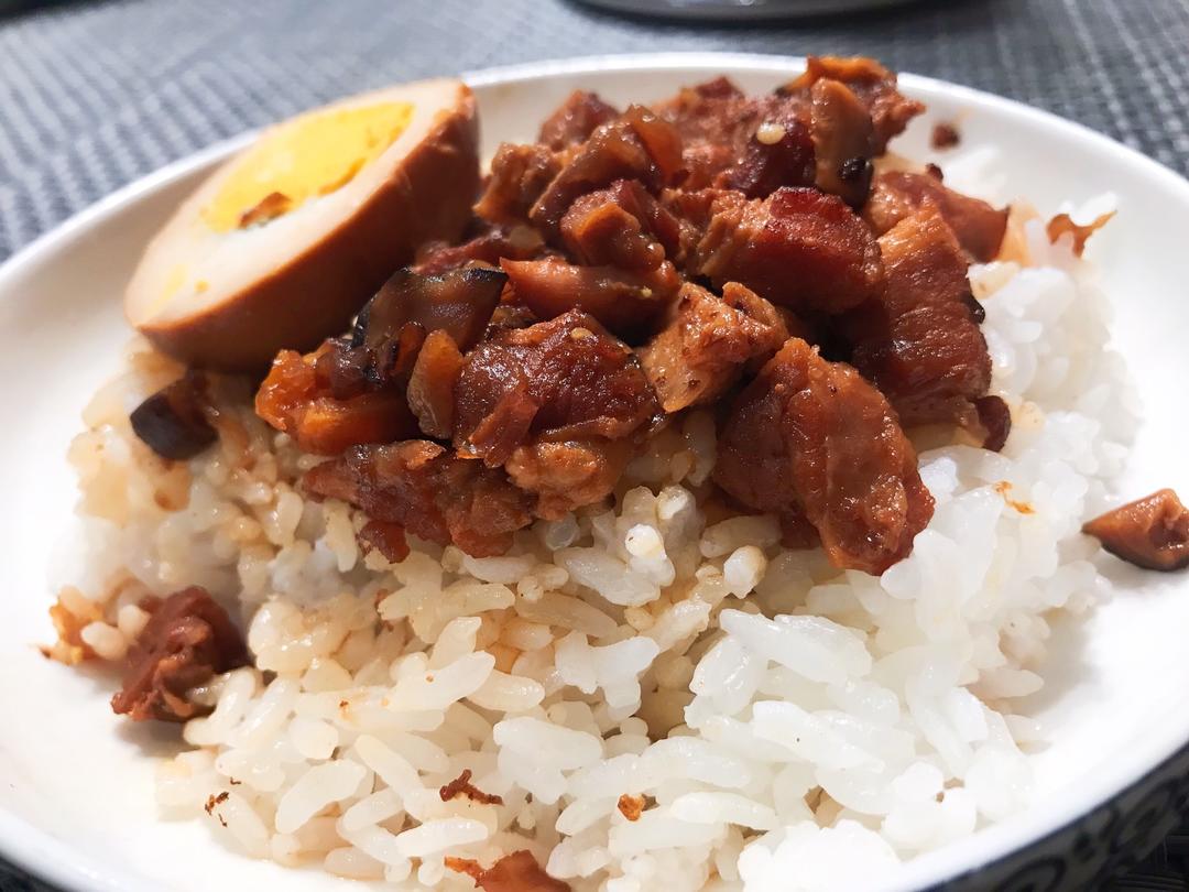 秘制卤肉饭