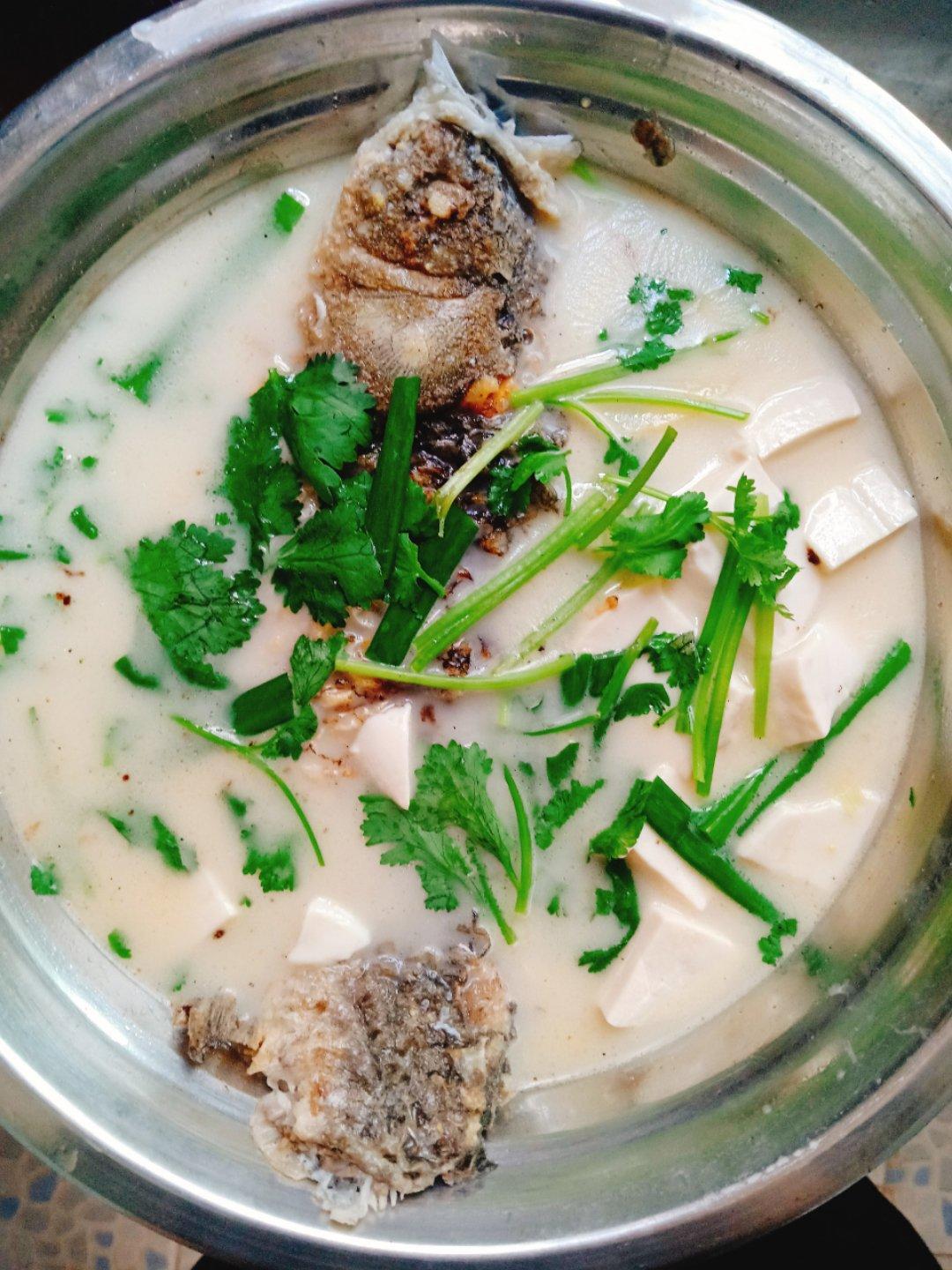 鲫鱼豆腐汤