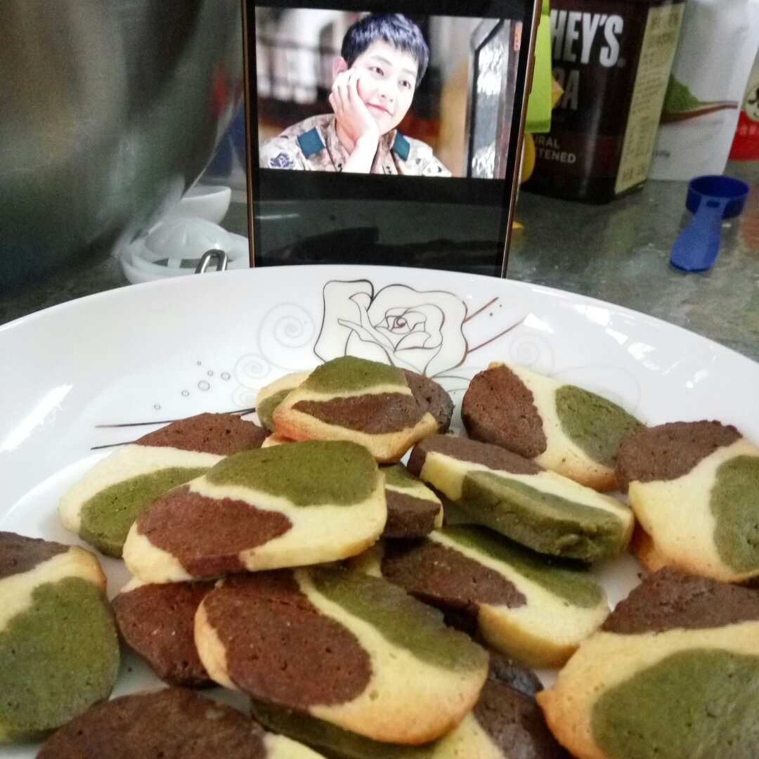 迷彩饼干 btw：是不是可以叫…老公饼干