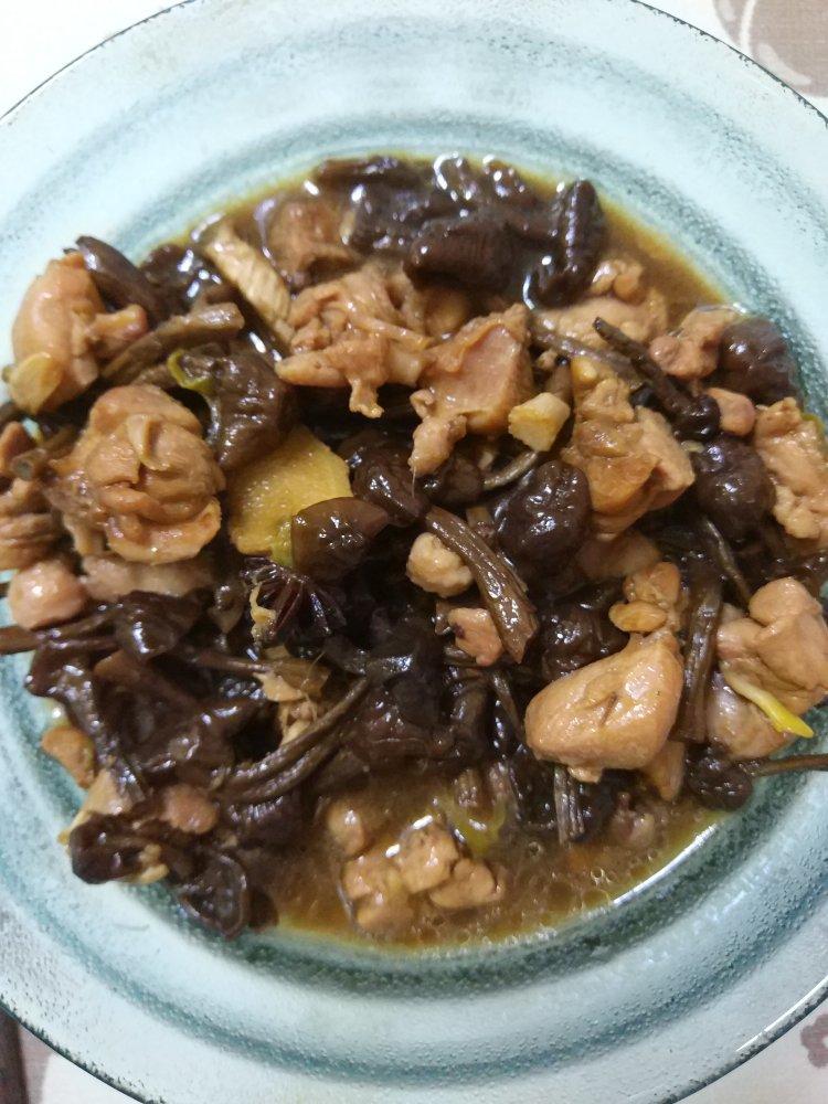 小鸡炖蘑菇