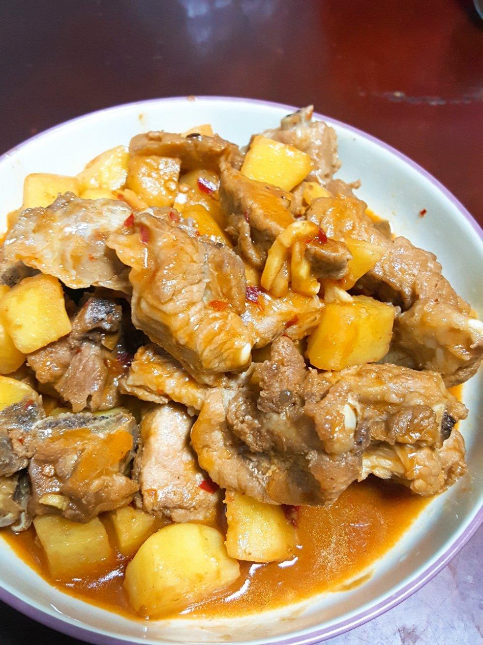 土豆烧排骨