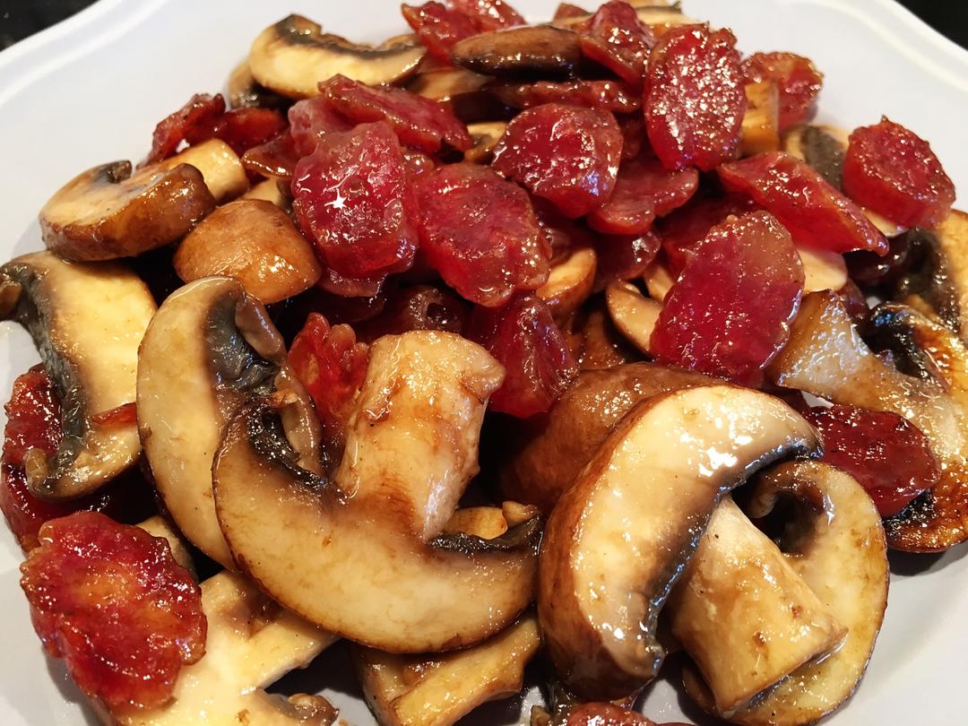 小蕾宝贝做的腊肠炒蘑菇