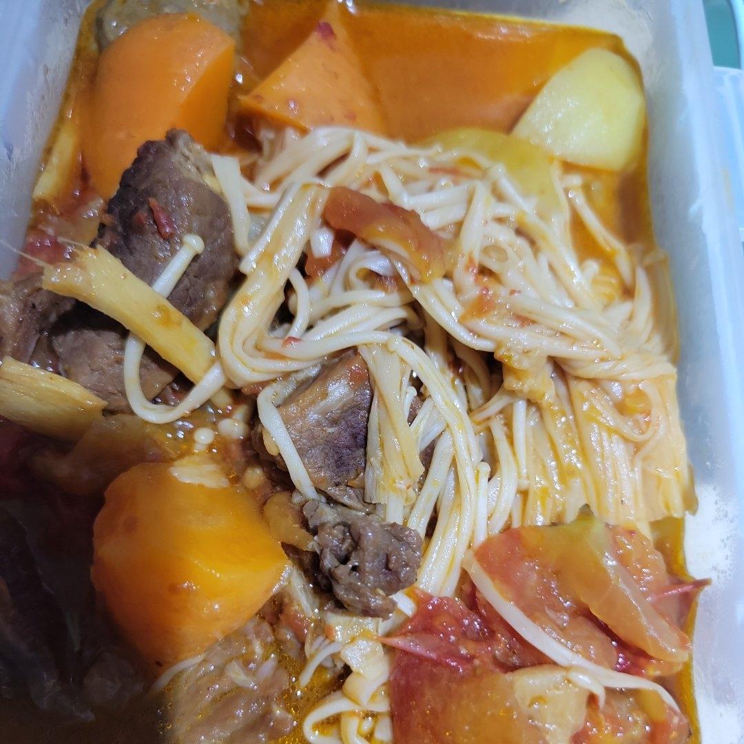 萝卜焖牛腩 （好吃得可以摆摊了）