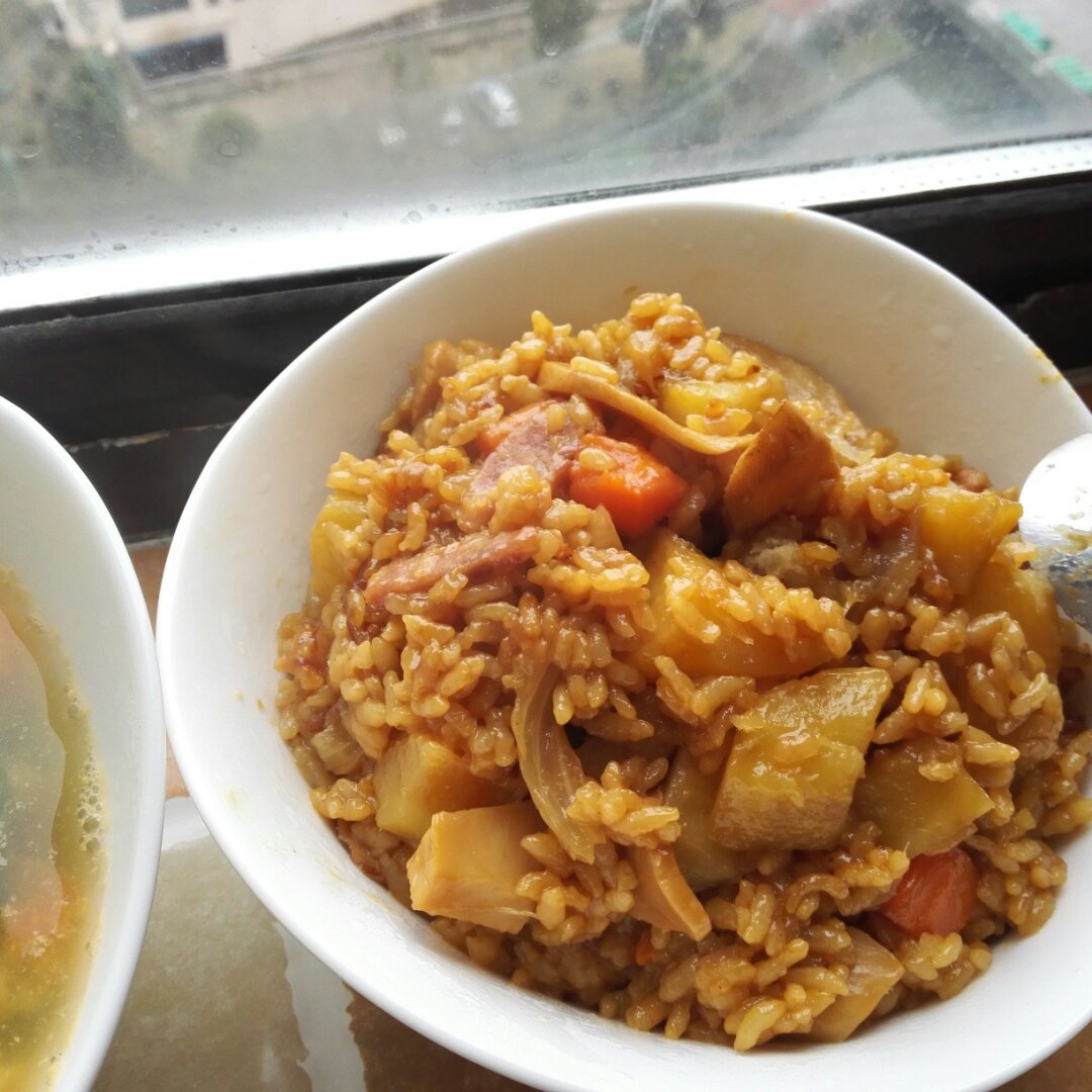香肠土豆焖饭【一人也要吃好版】