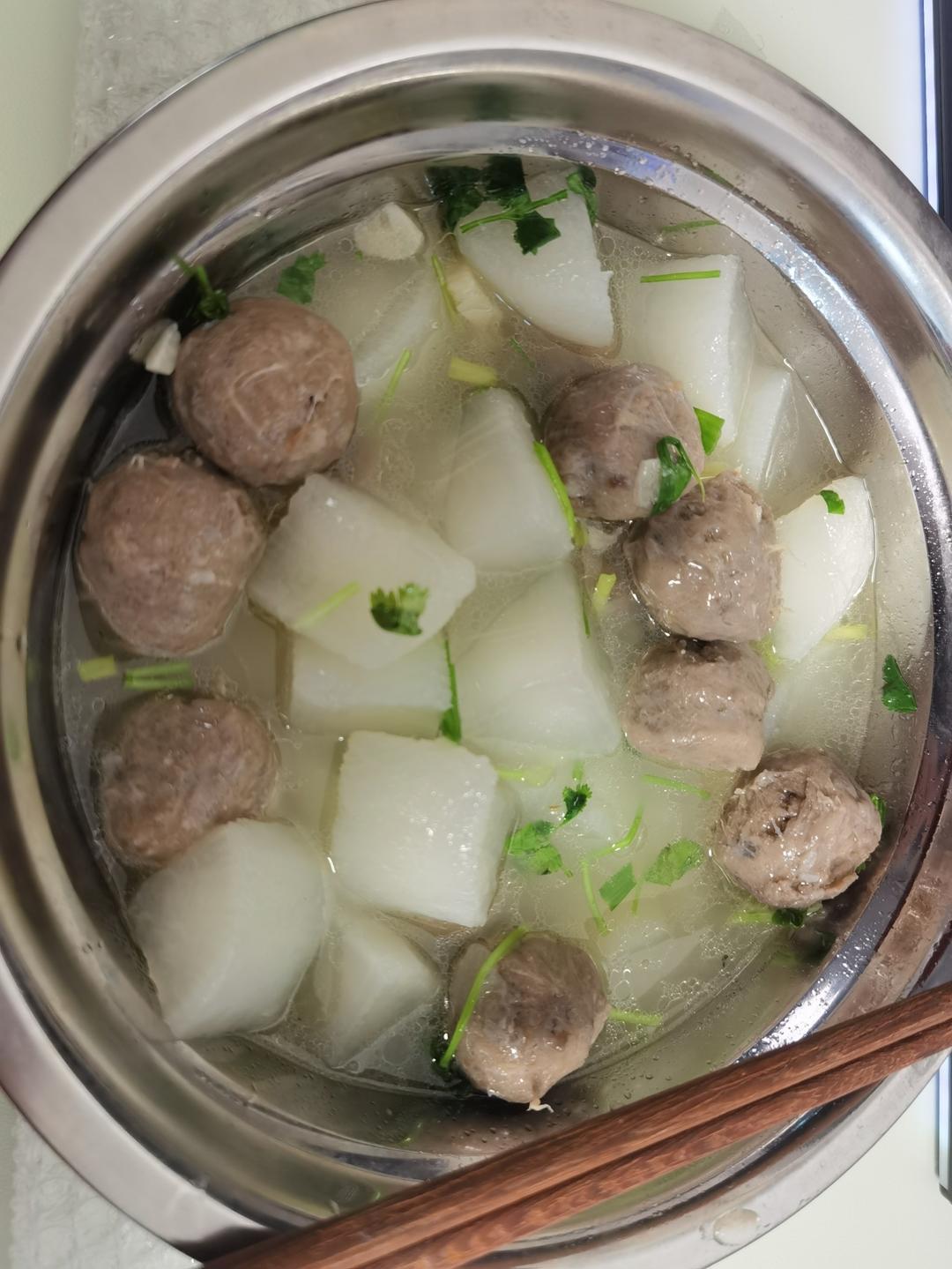 牛肉丸子萝卜汤，简单易做的鲜美味道