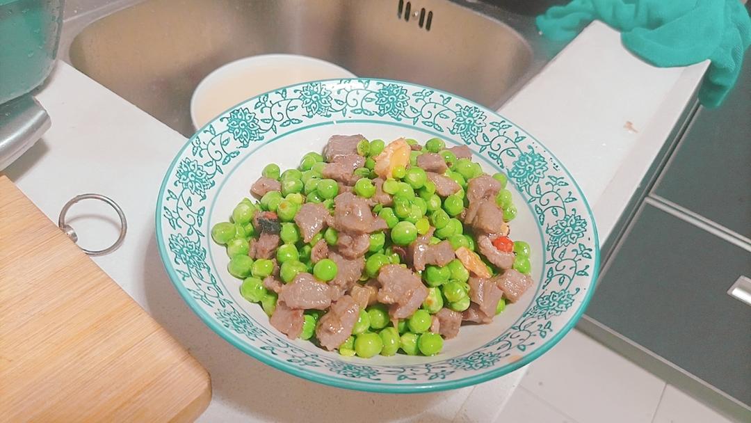 豌豆辣炒牛肉粒