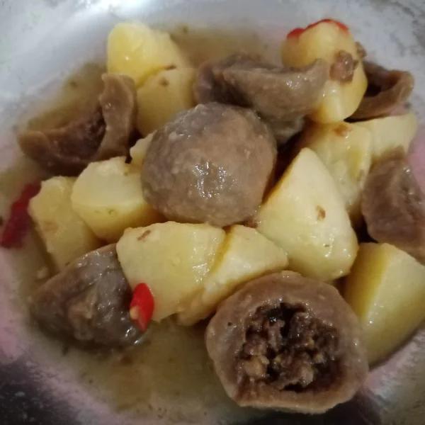 土豆炒牛肉丸