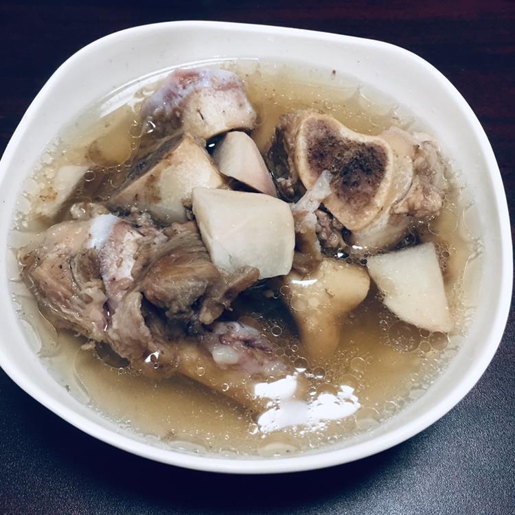 猪大骨炖萝卜