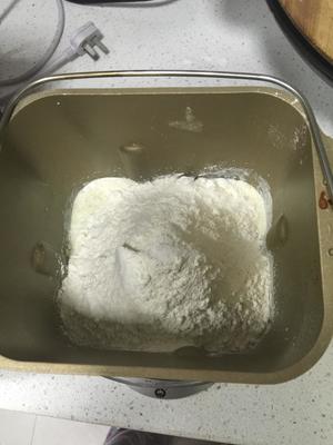 北海道吐司（面包机直接做）的做法 步骤1