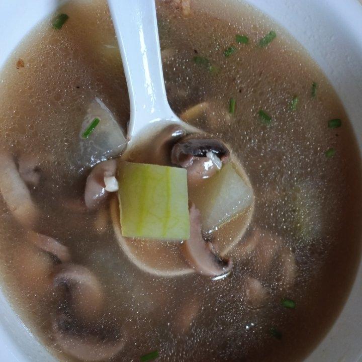 减脂刮油❗️巨鲜美的冬瓜口蘑汤，快乐减脂