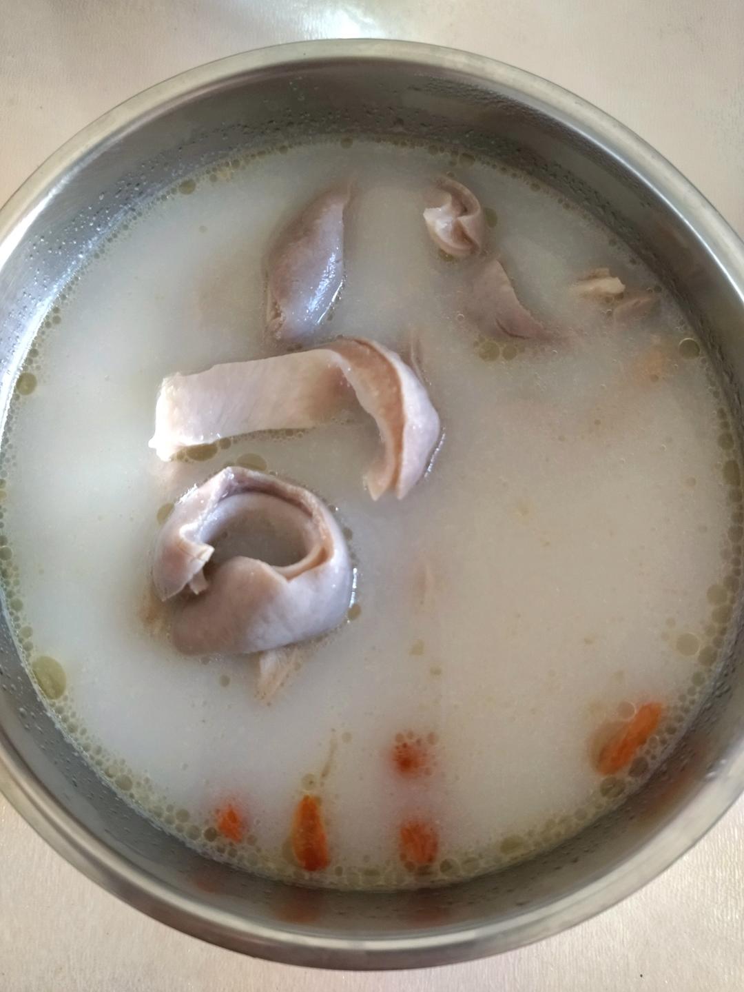 〈胡椒猪肚鸡汤〉，我超级喜欢的味道，欣小厨 😏