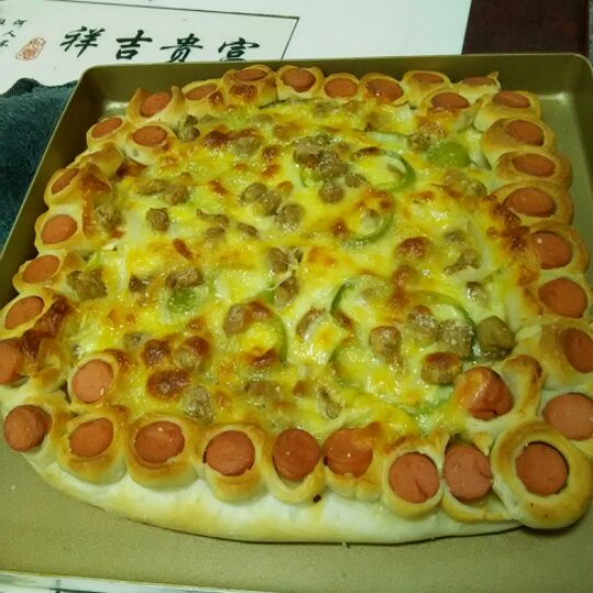 萨米肠蘑菇花边披萨