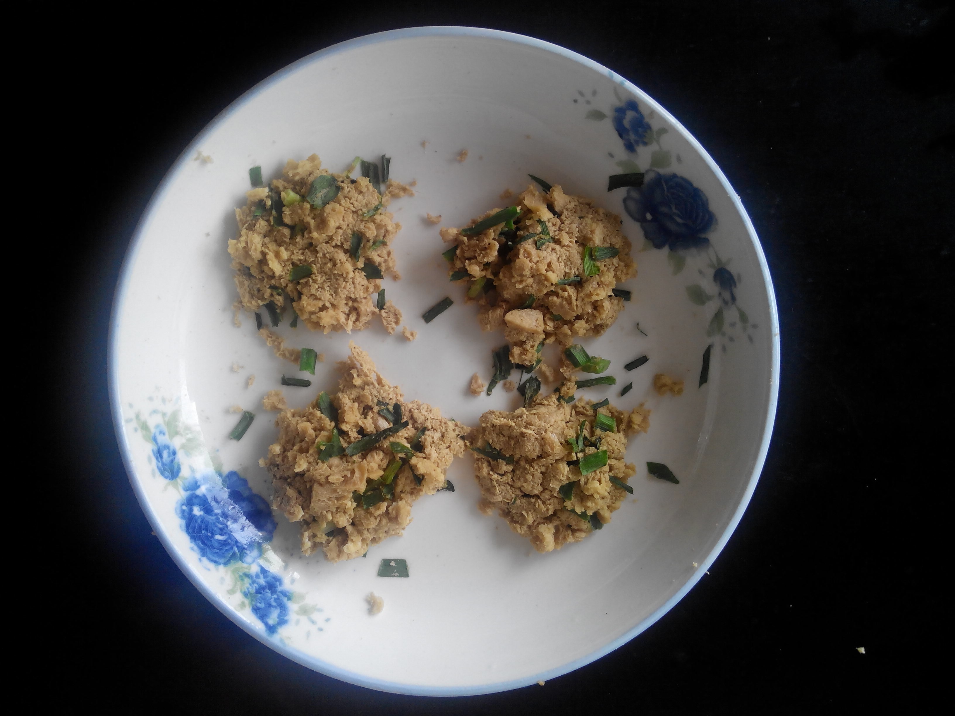 杜坎减肥菜——冻豆腐麦麸韭菜小脆饼的做法