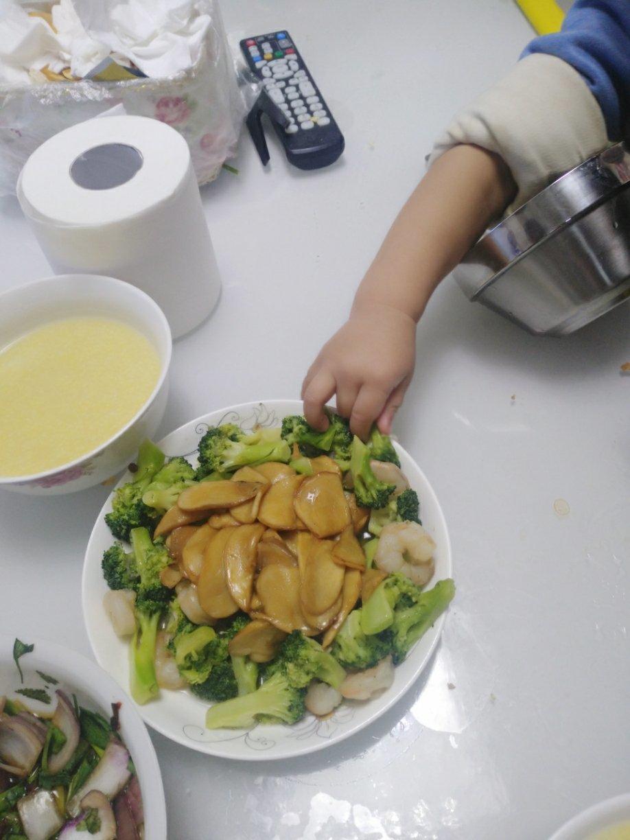 杏鲍菇扣西兰花