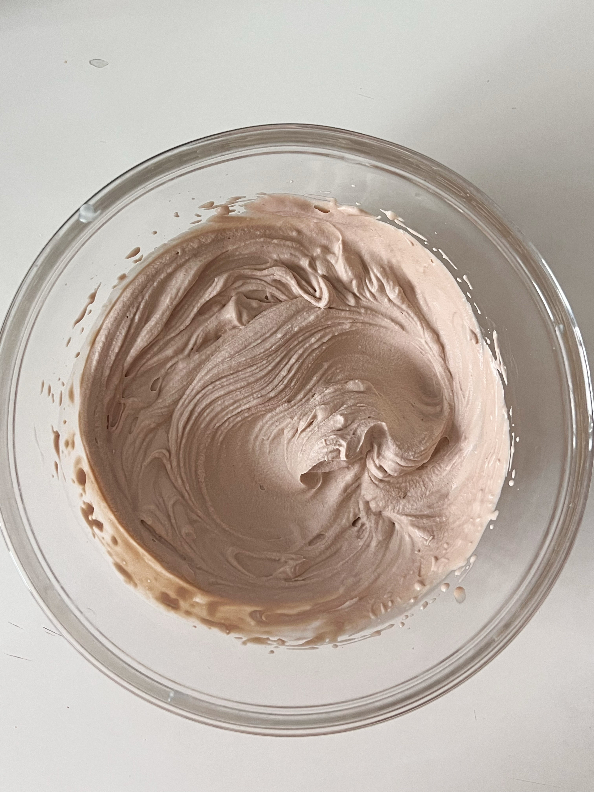 一口沦陷❗️巨好吃的巧克力奶油抱抱卷的做法 步骤18