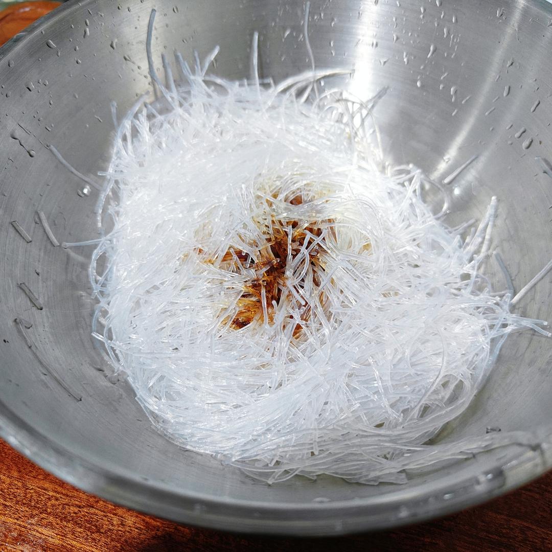 粉丝鸡蛋炒包菜｜零失败、巨下饭的做法 步骤1
