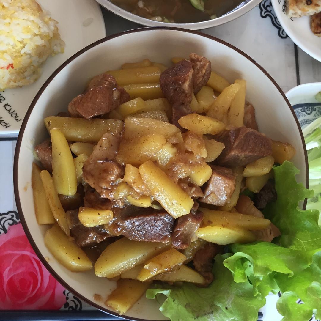 土豆红烧肉