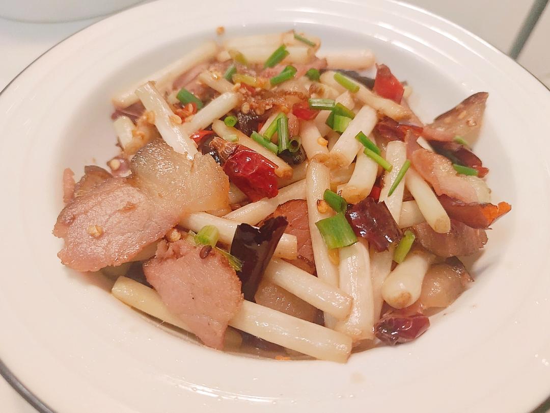 绿肥红瘦（腊肉炒花生芽），五分钟快手营养菜