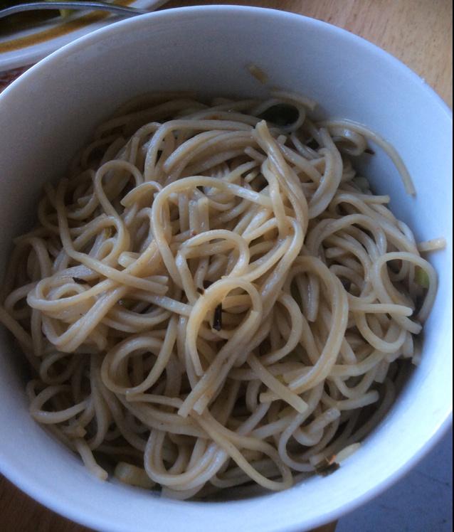 葱油拌面Spring Onion Noodles