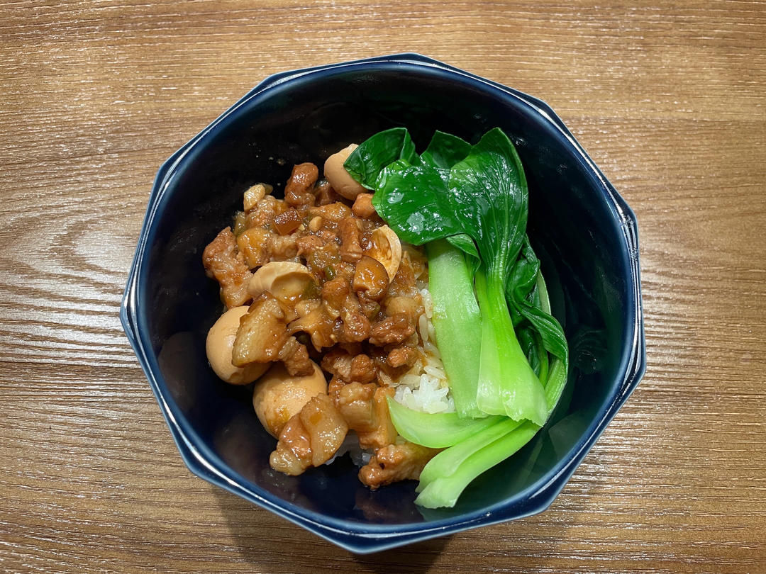 洋葱酥卤肉饭