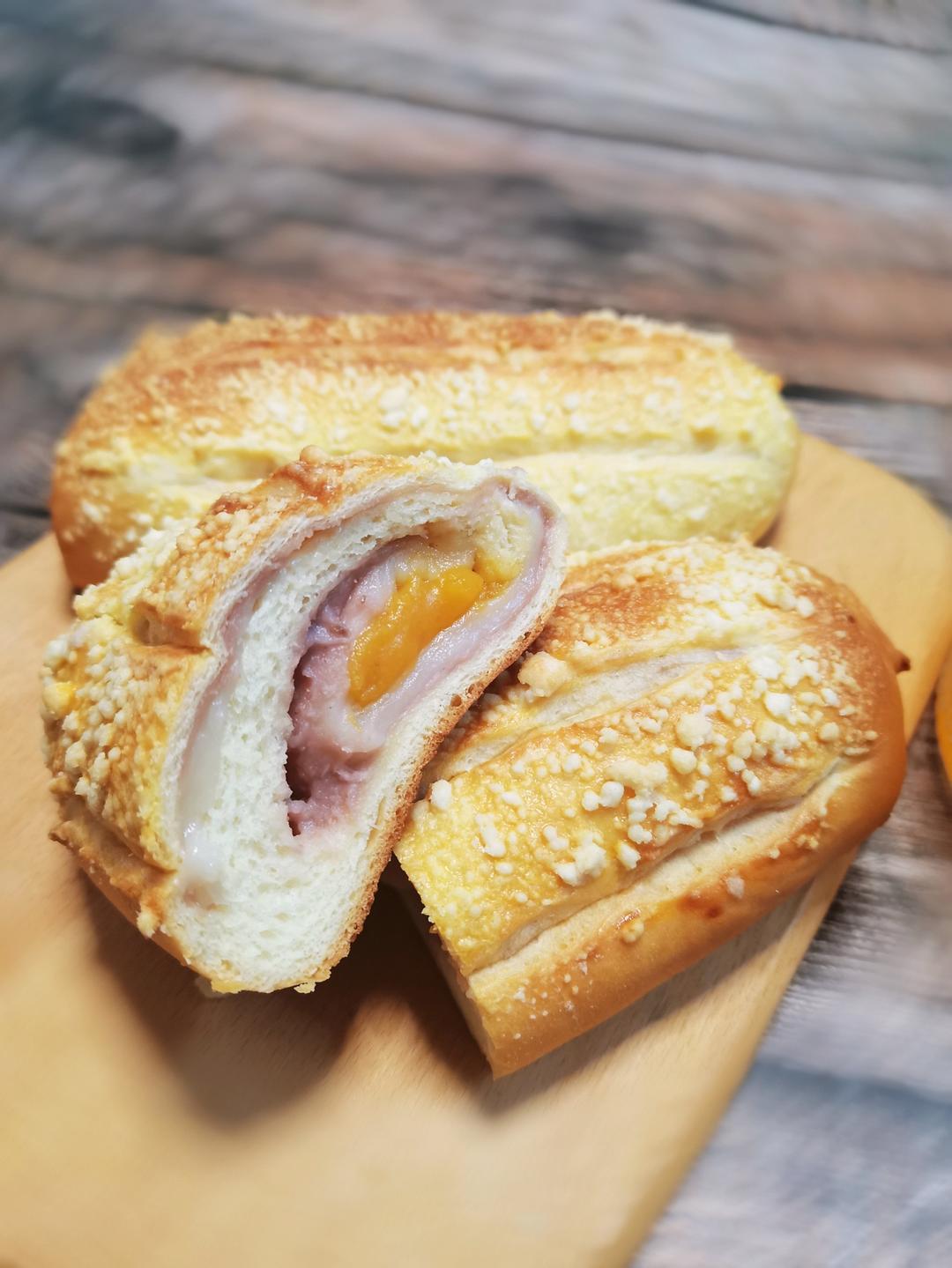 芋泥咸蛋黄软欧包