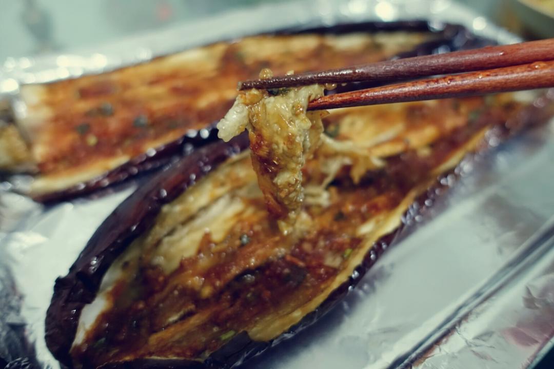 CC招牌菜销魂烤茄子，百吃不厌！